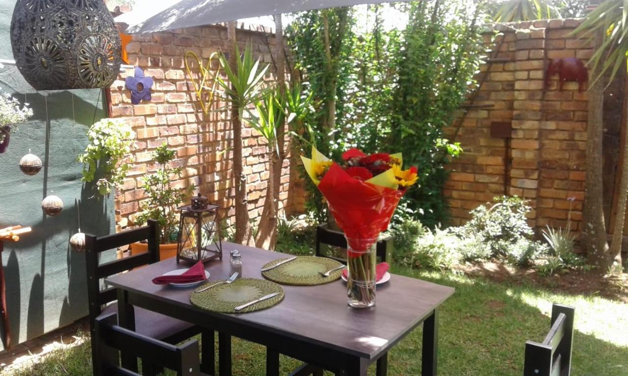 The Lazy Grape Guest Lodge & Spa Бенони Экстерьер фото