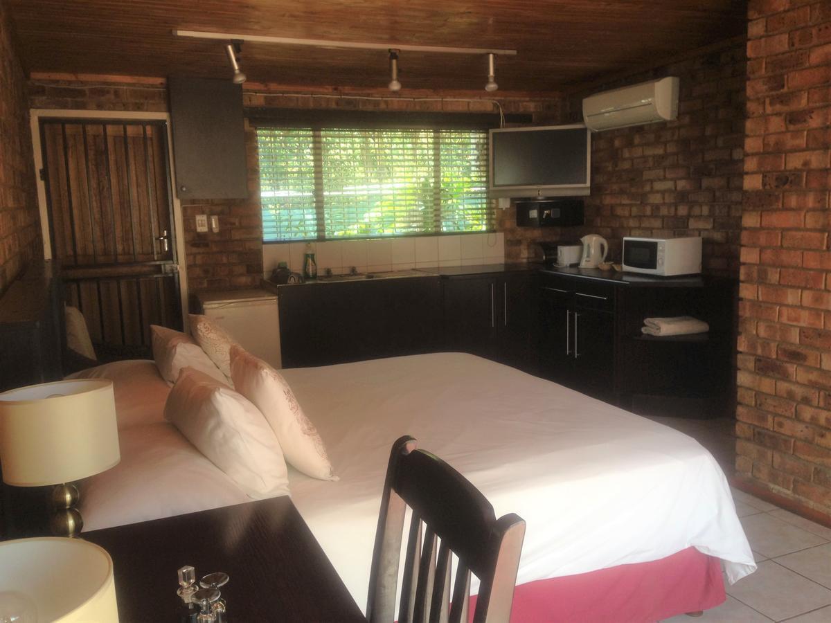 The Lazy Grape Guest Lodge & Spa Бенони Экстерьер фото