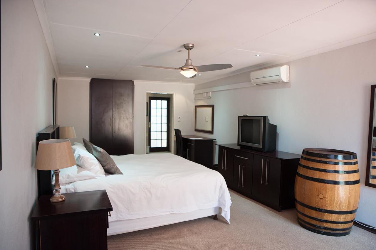 The Lazy Grape Guest Lodge & Spa Бенони Экстерьер фото