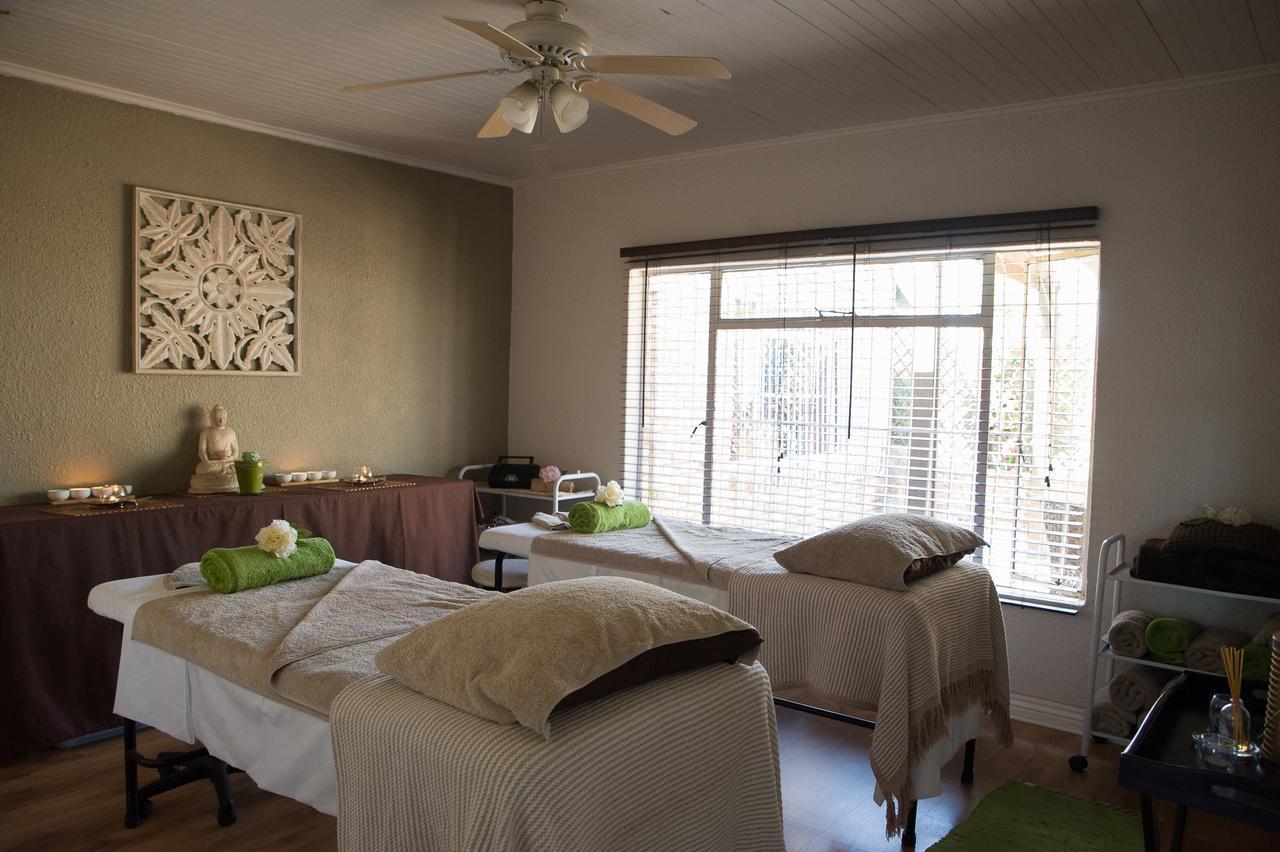 The Lazy Grape Guest Lodge & Spa Бенони Экстерьер фото